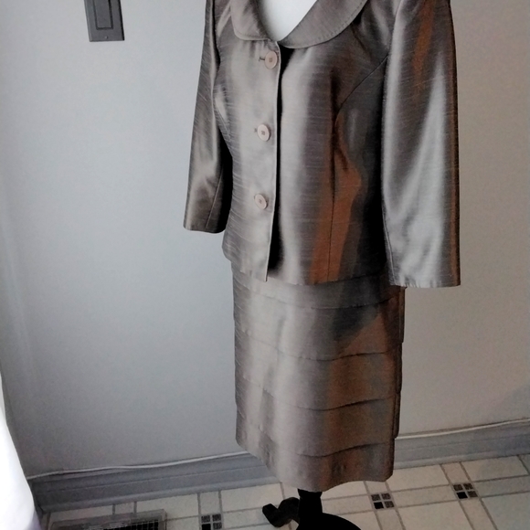 Kasper Dressy Taupe Skirt Set/Suit, size 12P - Picture 4 of 15